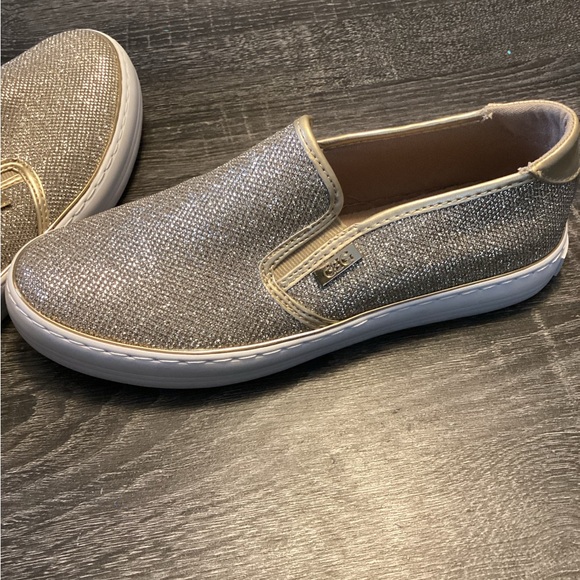 Guess GBG LA NWOT Gold Glitter Slip On Sneakers. Size 8.5. - Picture 6 of 10